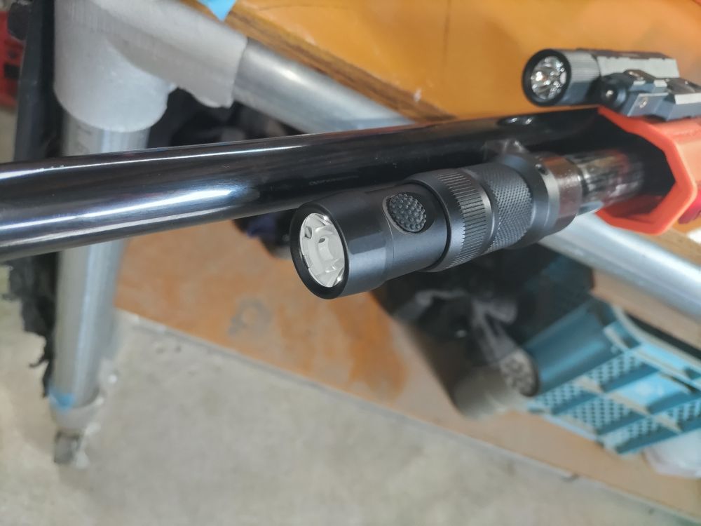 「レミントン M870 マガジンチューブ用LEDライト 12番用」のメイン画像