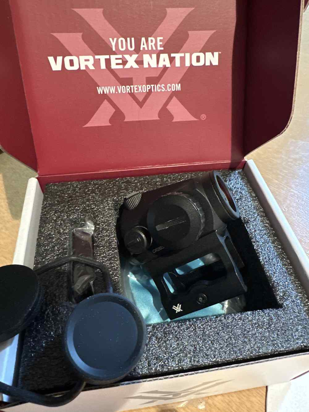 「VORTEX製のCROSSFIRE レッドドットサイト　中古」のメイン画像