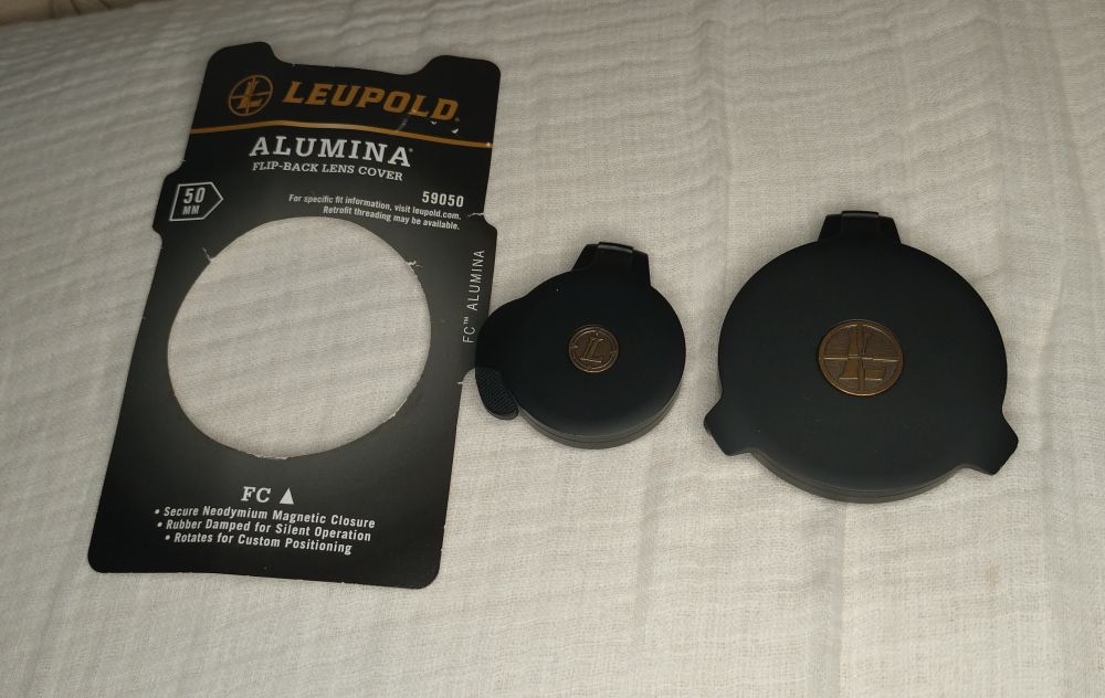 「リューポルド　ALUMINA FLIP-BACK LENS COVER」のメイン画像