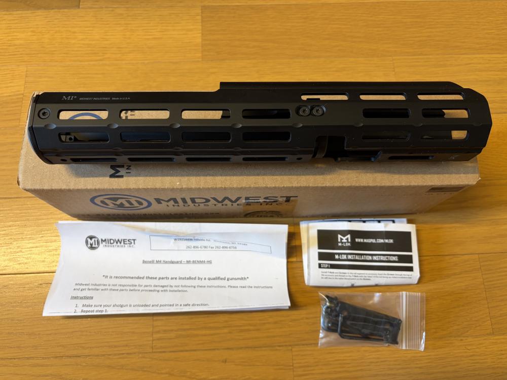 「MIDWEST Benelli M4 Handguard」のメイン画像